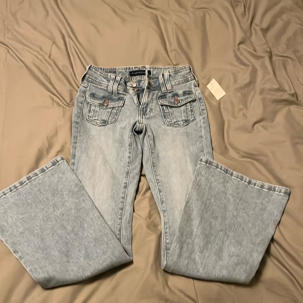 Aeropostale low rise flare jeans. Brand new.